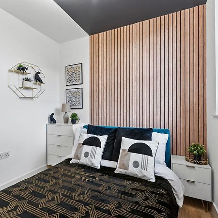 30 Percent Off! Lovely Yorkshire Duplex - Sleeps 6 - Netflix Dewsbury Bagian luar foto