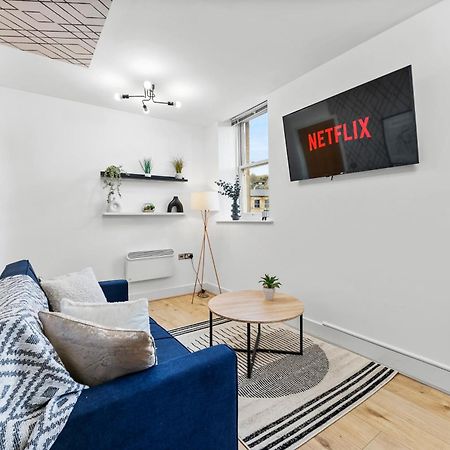 30 Percent Off! Lovely Yorkshire Duplex - Sleeps 6 - Netflix Dewsbury Bagian luar foto