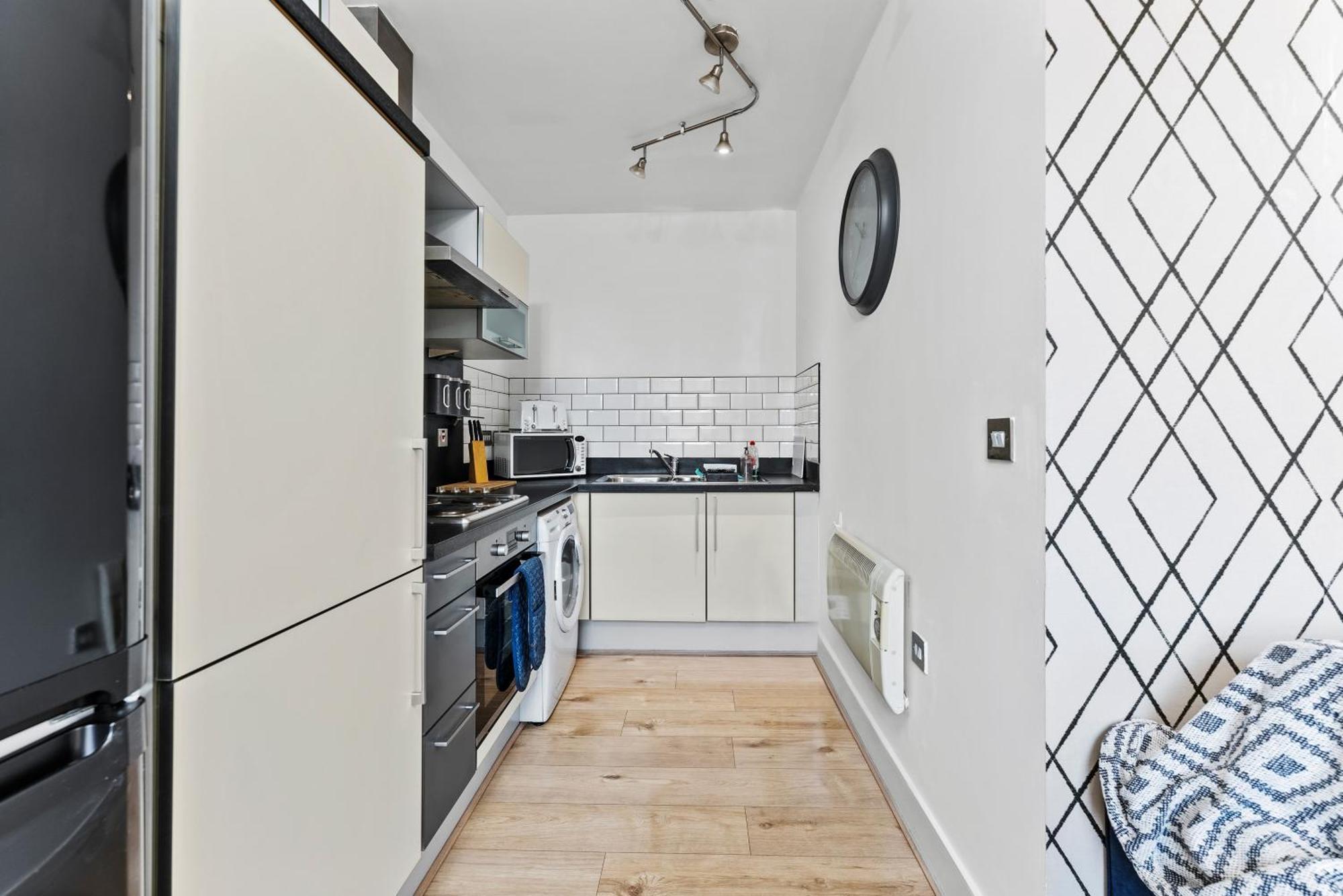30 Percent Off! Lovely Yorkshire Duplex - Sleeps 6 - Netflix Dewsbury Bagian luar foto